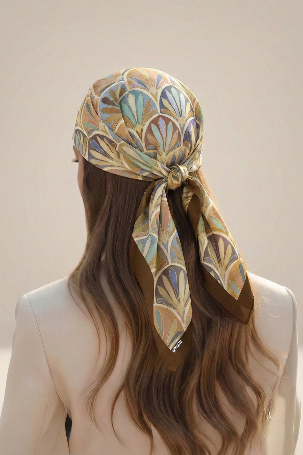 Pastel Yelpaze Desenli Saten Fular